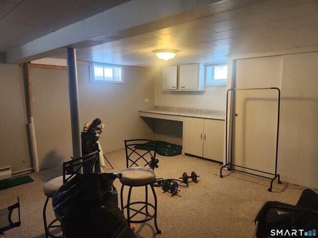 Building Photo - 134 Mountain Rd