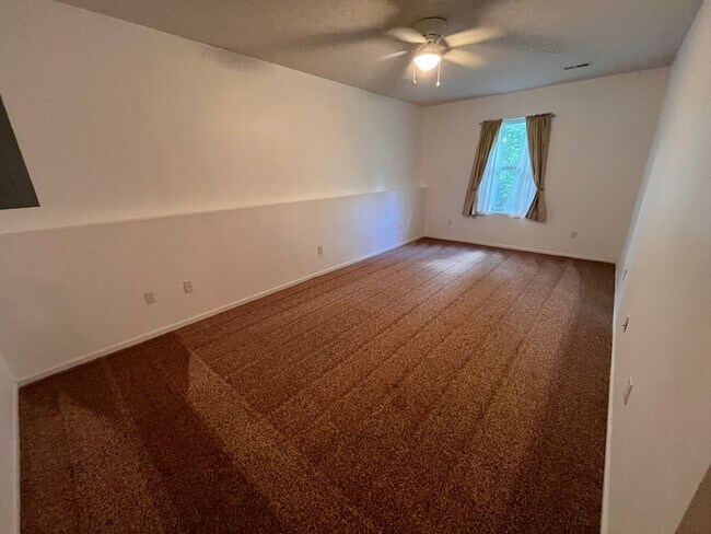 Building Photo - LARGE 4/3 with so much to offer! Waynesville School District