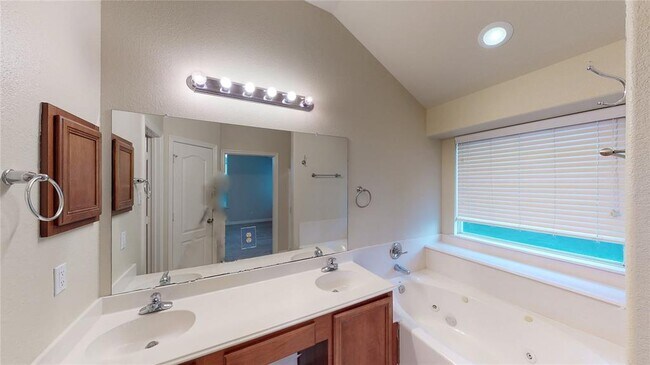Building Photo - 18503 Polo Meadow Dr