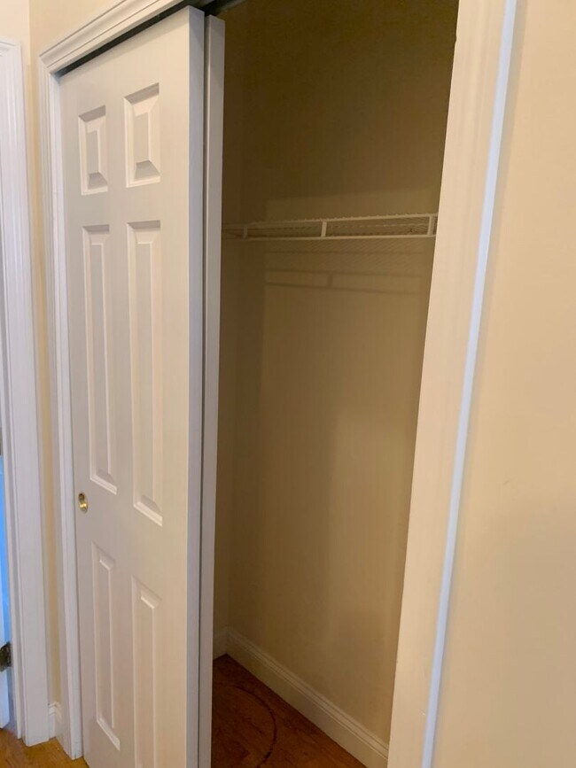 Building Photo - Great 1 Bed Home in East Cambridge + AC