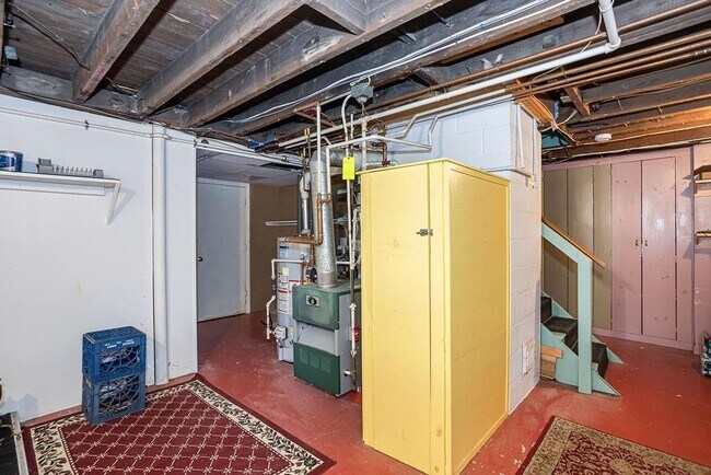 Building Photo - 43 Poplar St