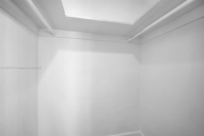Building Photo - 3001 S Ocean Dr