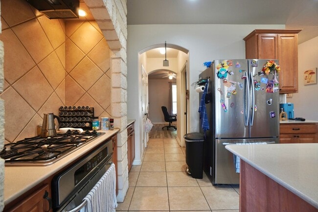 Building Photo - 18621 Dry Pond Dr