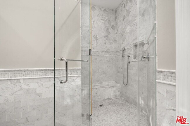 Building Photo - 4923 Amigo Ave