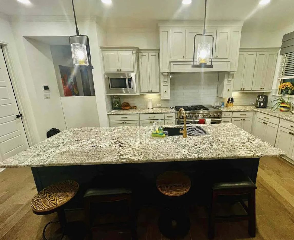 Kitchen with over sized walk-in pantry - 24719 Resort Pky