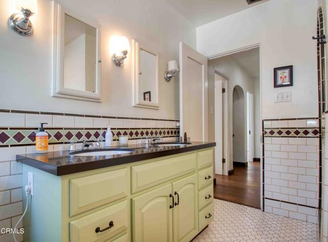 Building Photo - 1014 Stearns Dr