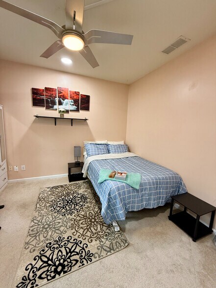 Building Photo - Room in Single Family Home on Arbor Vista Dr