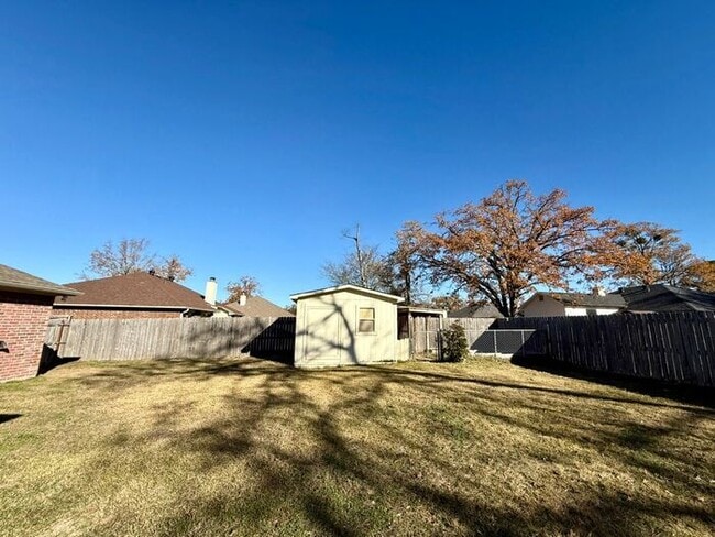 Building Photo - 3 Bedroom, 2 Bathroom Home in Lindale!