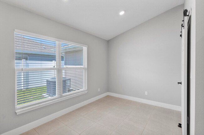 Building Photo - 5348 Lugo St