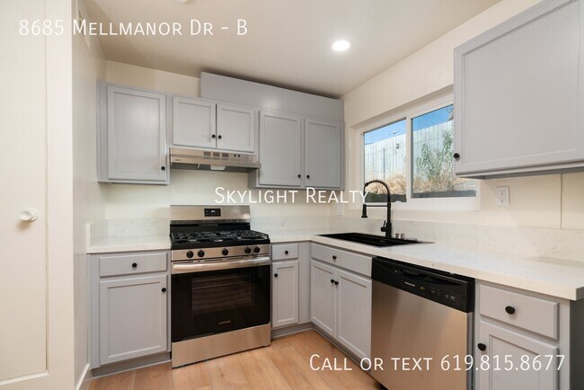Building Photo - 8685 Mellmanor Dr
