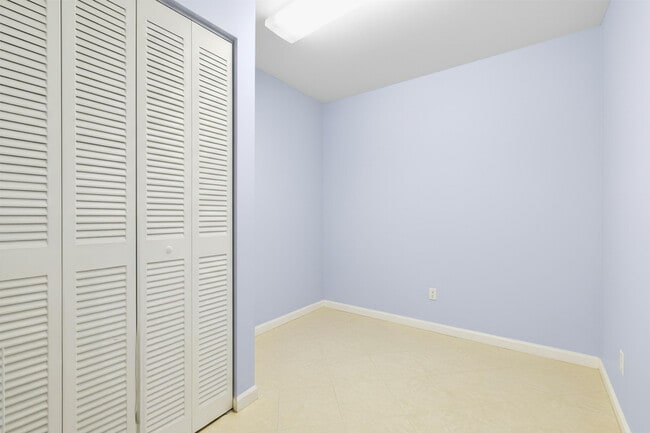 Building Photo - 501 S Seas Dr