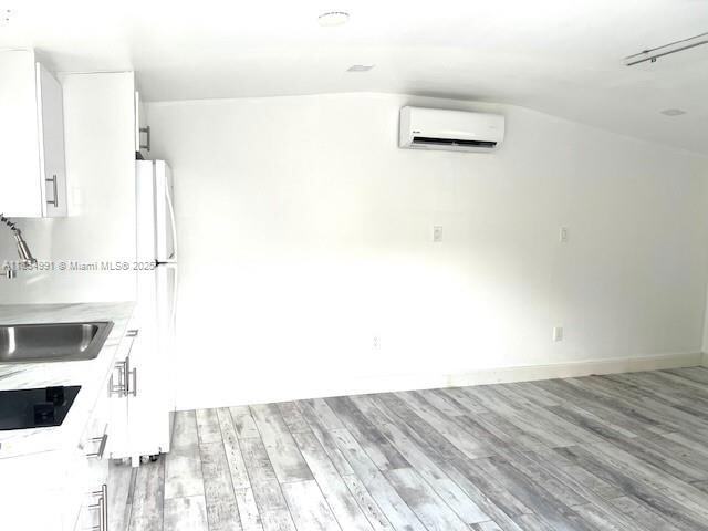 Building Photo - 4350 S University Dr