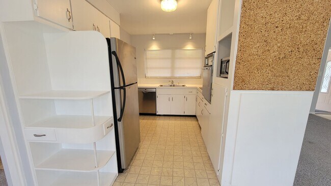 Building Photo - Beach Bungalow on Venice Island ~ Coming J...