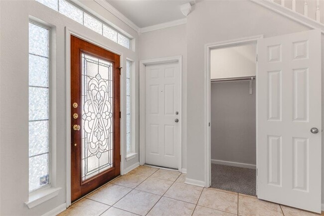 Building Photo - 8310 Broken Branch Dr