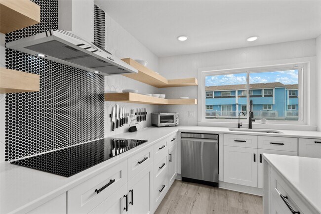 Building Photo - 604 Calico Jack Cove