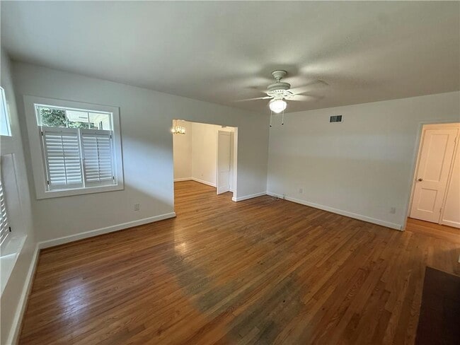 Building Photo - 126 Batre Ln