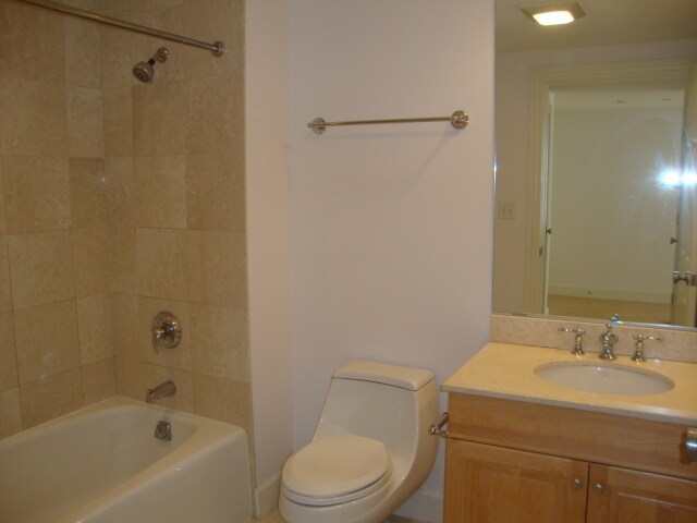 Building Photo - 10 Bowdoin St