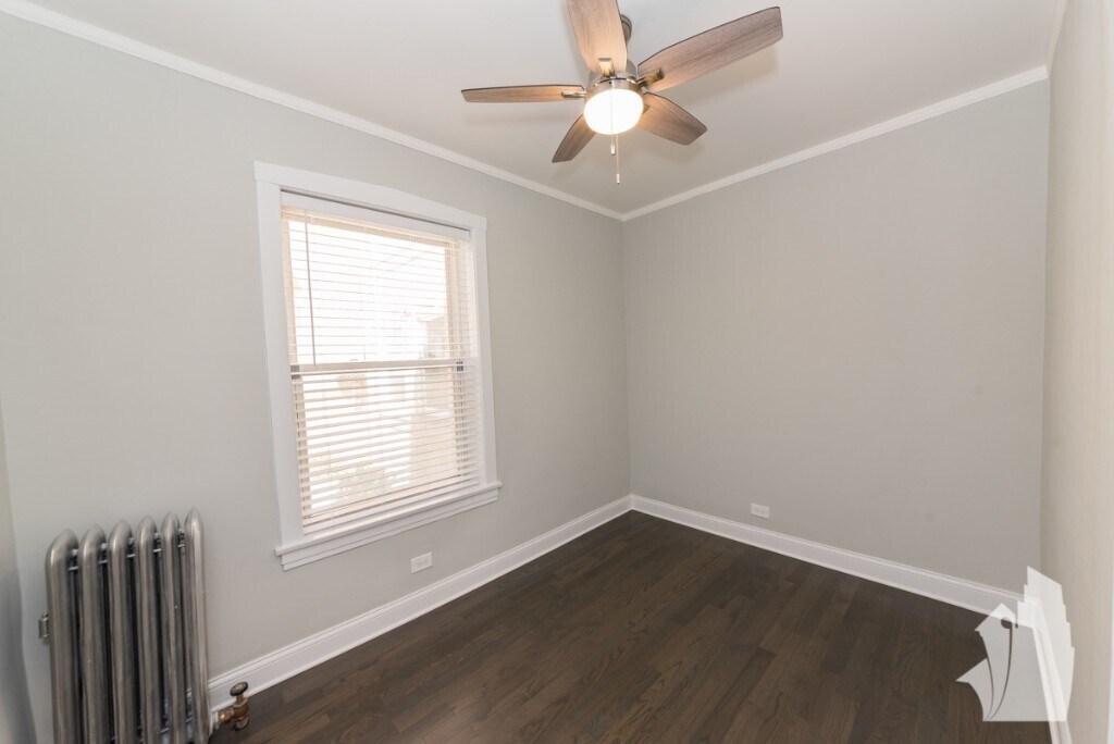 Building Photo - 5061 N Damen Ave