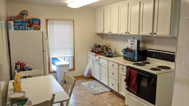 Building Photo - 906 Vine St