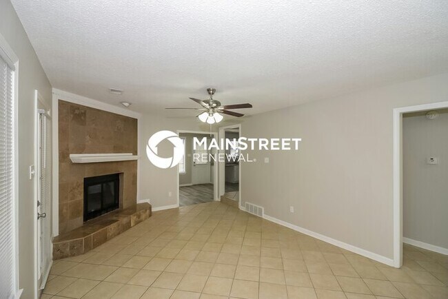 Building Photo - 3 Bedroom Pet-Friendly Home in Memphis, TN with Main Street Renewal