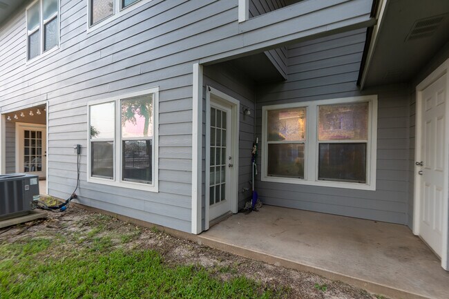 Building Photo - 1236 Canyon Creek Cir