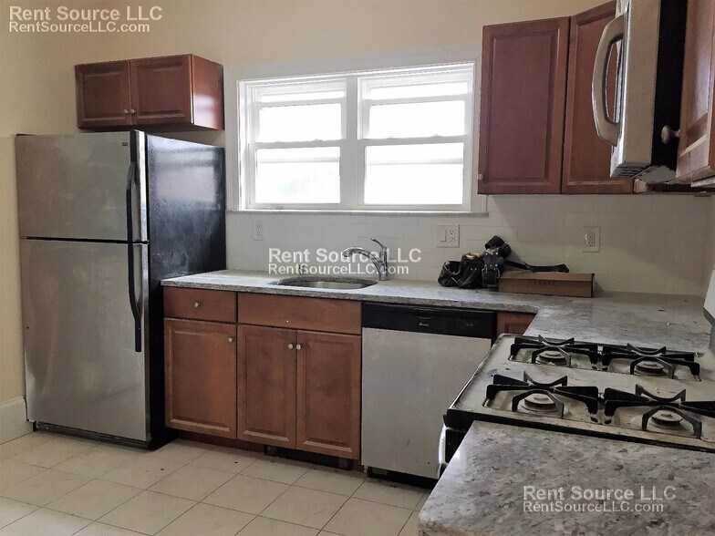 Building Photo - 24 Willard Ave