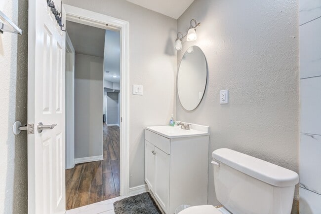 Building Photo - 2720 Truxillo St