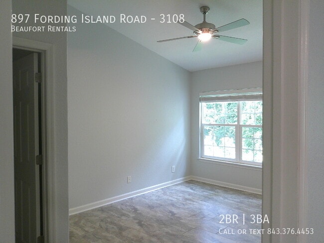 Building Photo - 897 Fording Island Rd