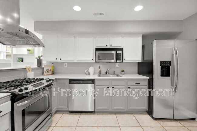 Building Photo - 1819 1st St NW