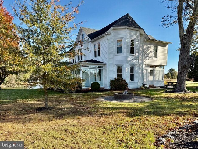 Building Photo - 48600 Deep Cove Ln