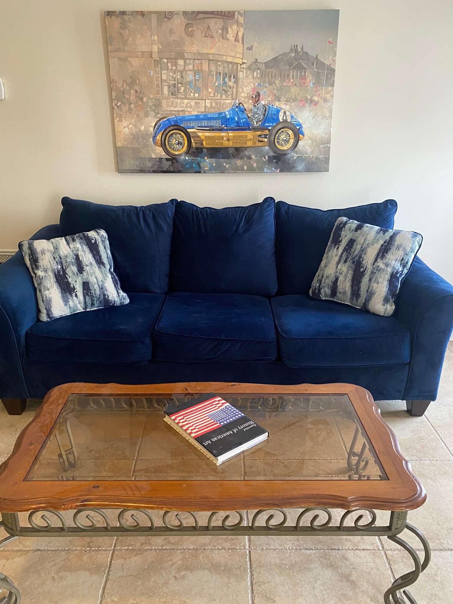 Sofa in living room. - 648 Glenview Dr