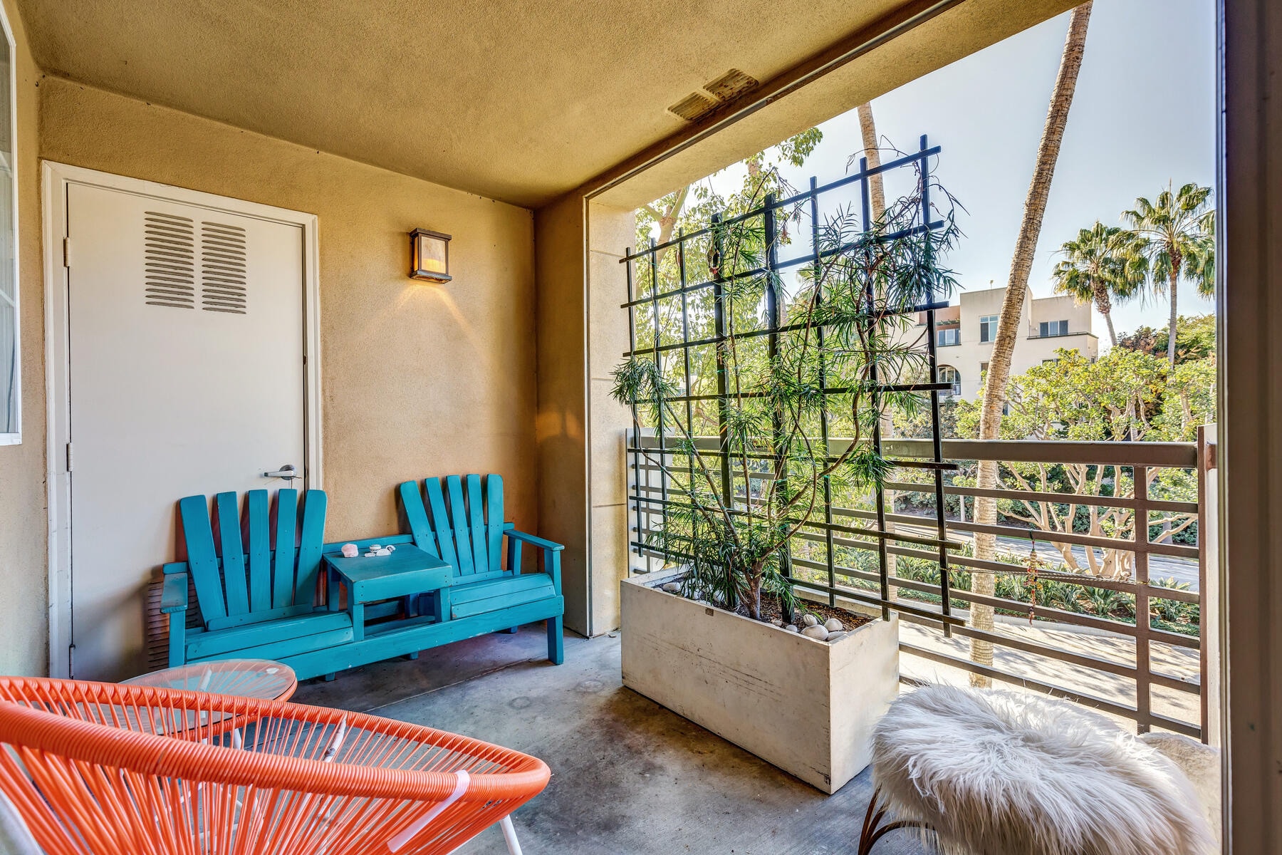 Patio Upstairs - 5831 Seawalk Dr