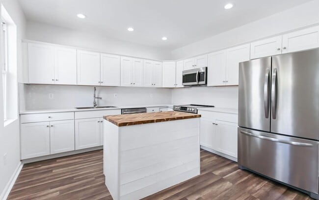 Building Photo - Beautiful 3 Bedroom, 2.5 Bath in Lancaster, Pa!!