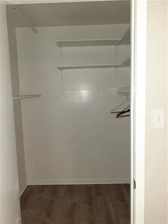 Building Photo - 1715 Deerfield Dr