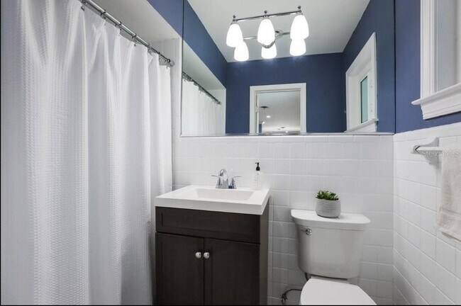 Building Photo - 2545 Webber St