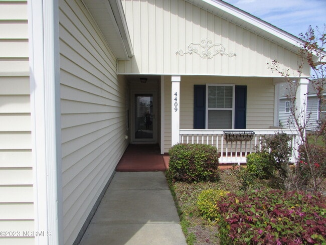 Building Photo - 4409 Southern Pine Dr SE
