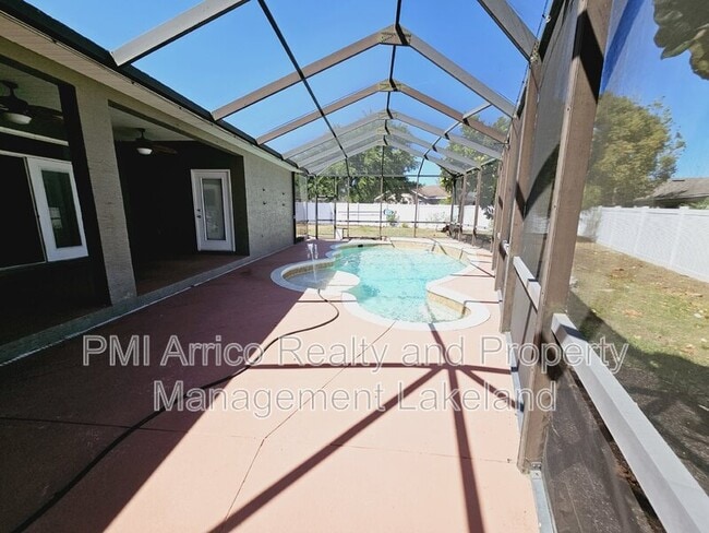 Building Photo - 1930 Saddlewood Ct