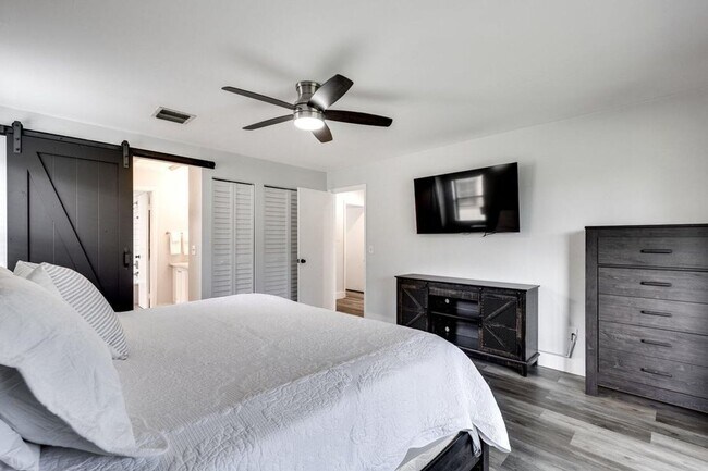 Building Photo - 13155 Chadwick Ct