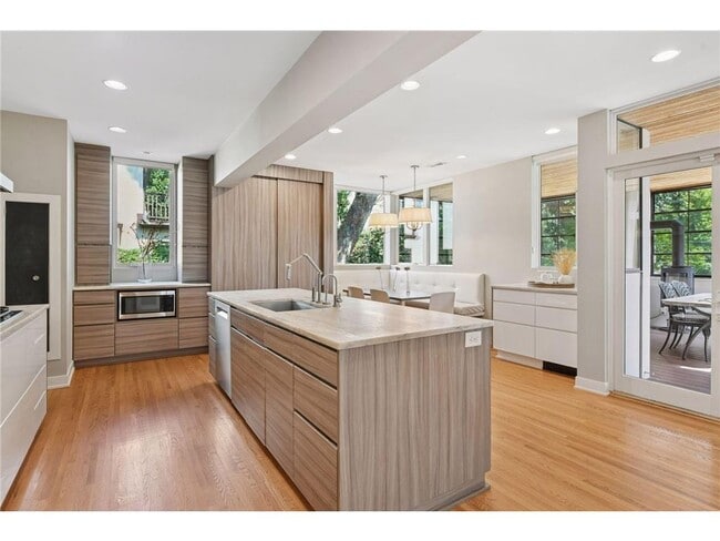 Building Photo - 3933 Zenith Ave S