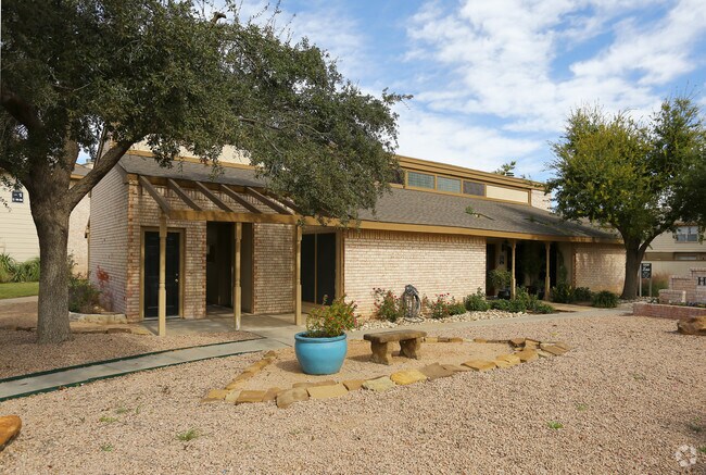 Hemingway House Odessa Tx Apartment Finder