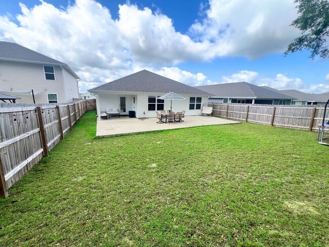 Building Photo - Woodlands 4 bed 2 bath gem !