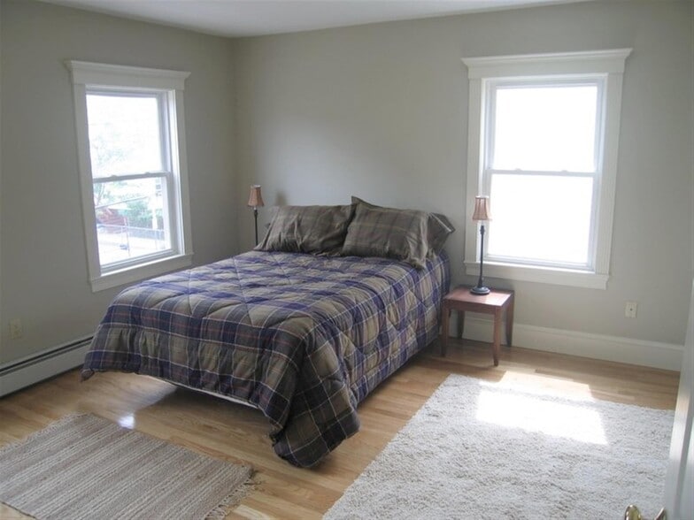 Building Photo - 117 Columbia St