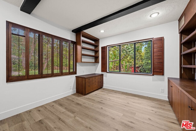 Building Photo - 1027 Acanto Pl