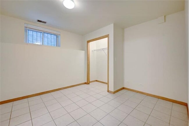 Building Photo - 1446 N Leavitt St