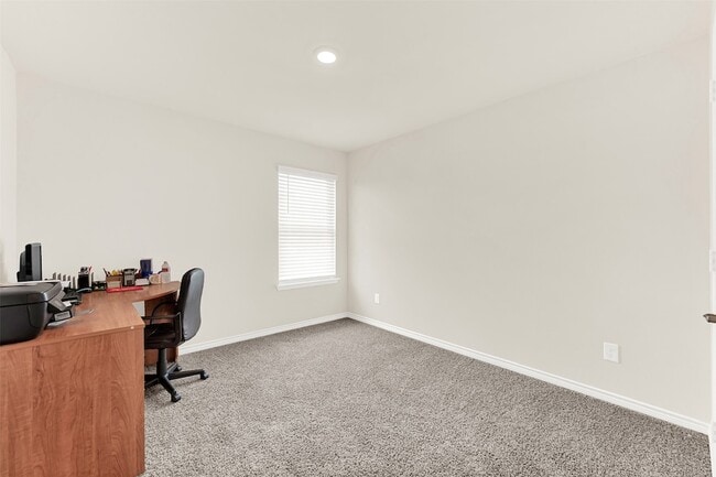 Building Photo - 720 Willow View Way