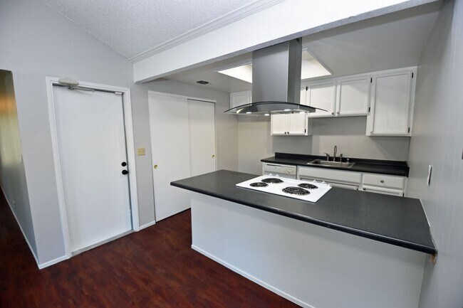 Building Photo - 5902-5902 Bourbon Dr