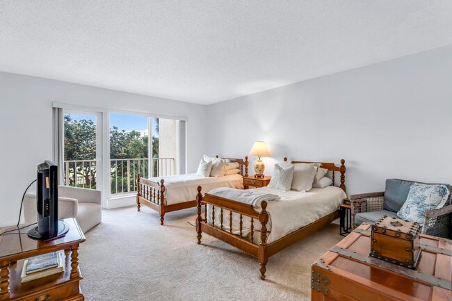 Building Photo - 4301 N Ocean Blvd
