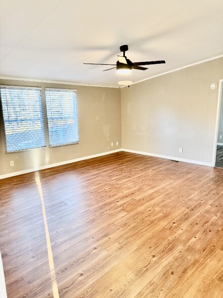 Building Photo - 17 Emmy Ln