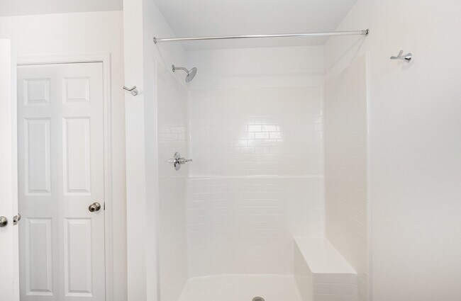 Building Photo - 7880 Briarwood Dr