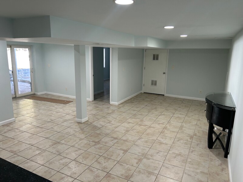 Building Photo - 5313 Flanders Ave